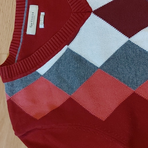 Van Heusen Sweater - Picture 2 of 6